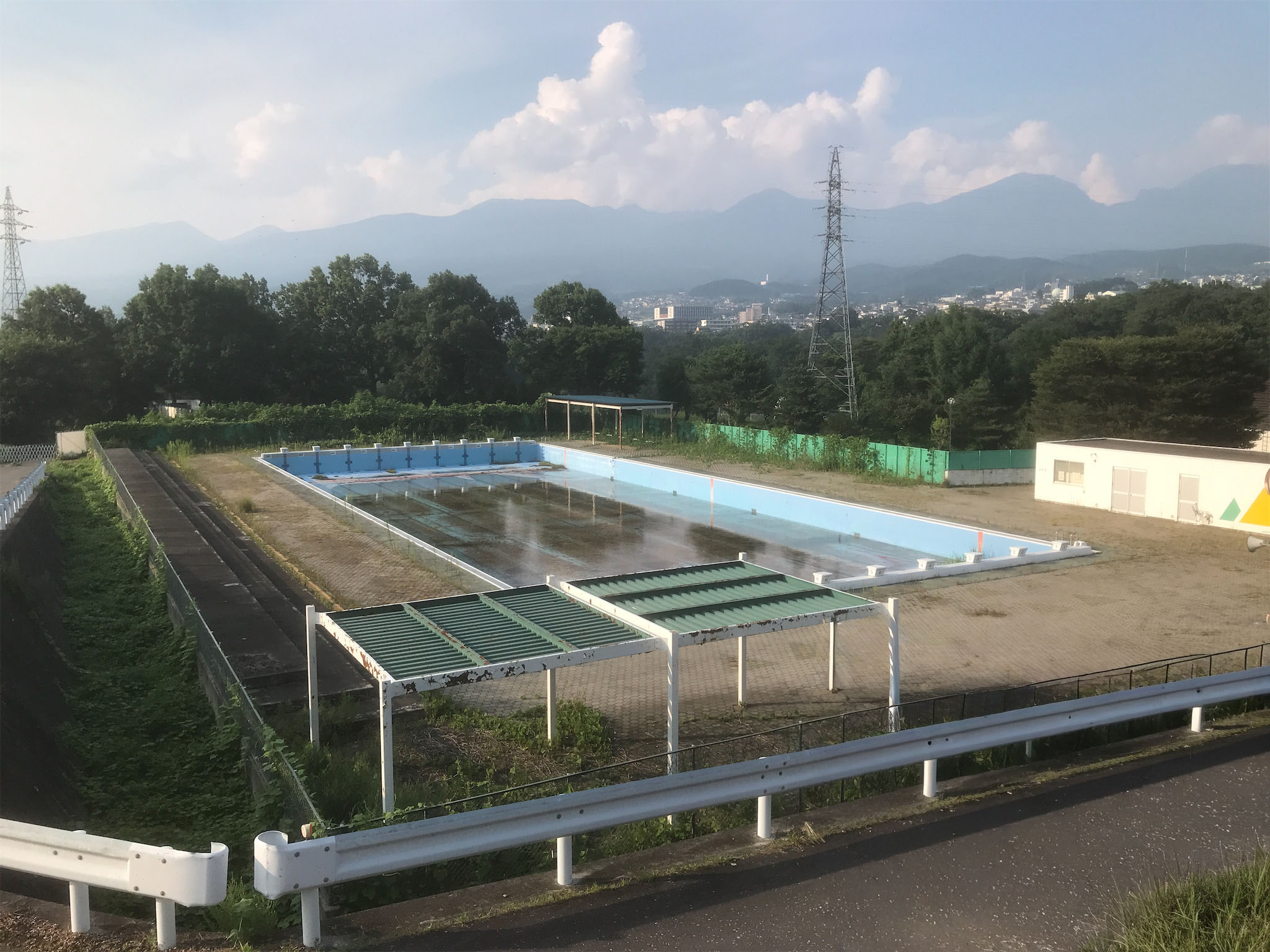 プール解体工事