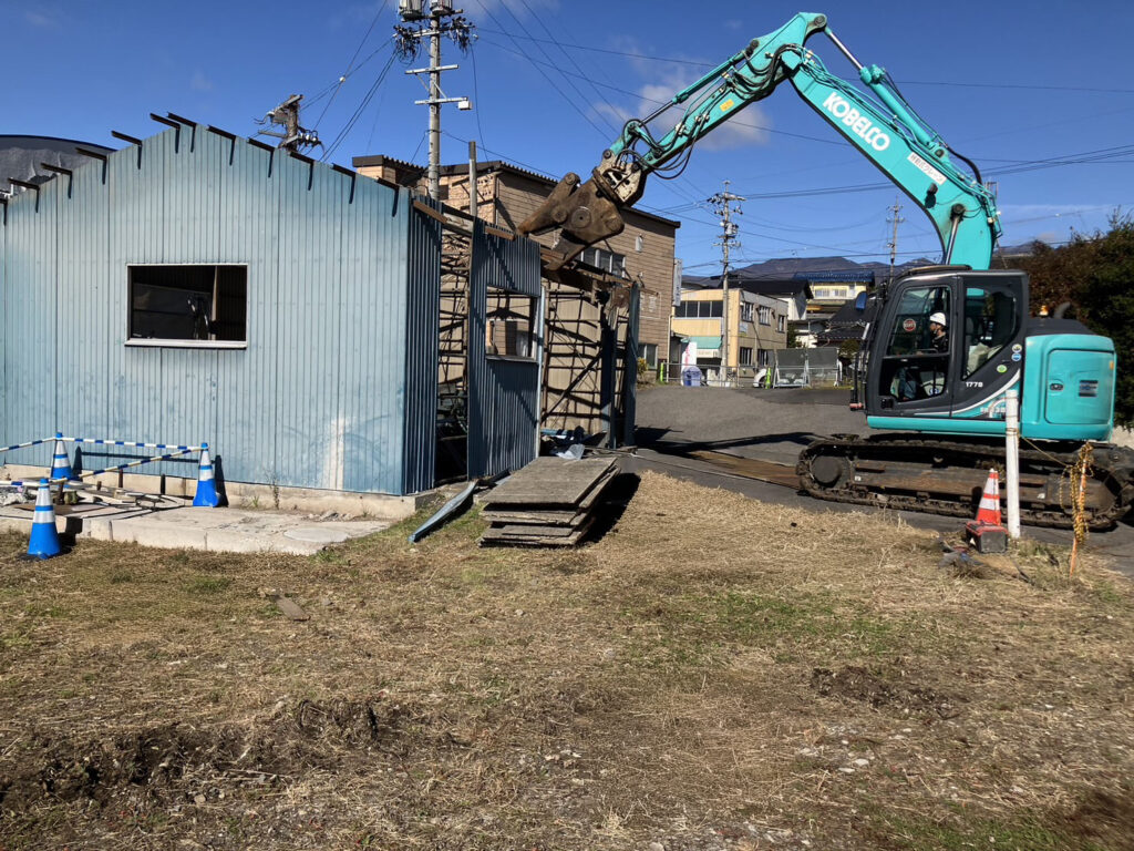 倉庫解体工事の施工